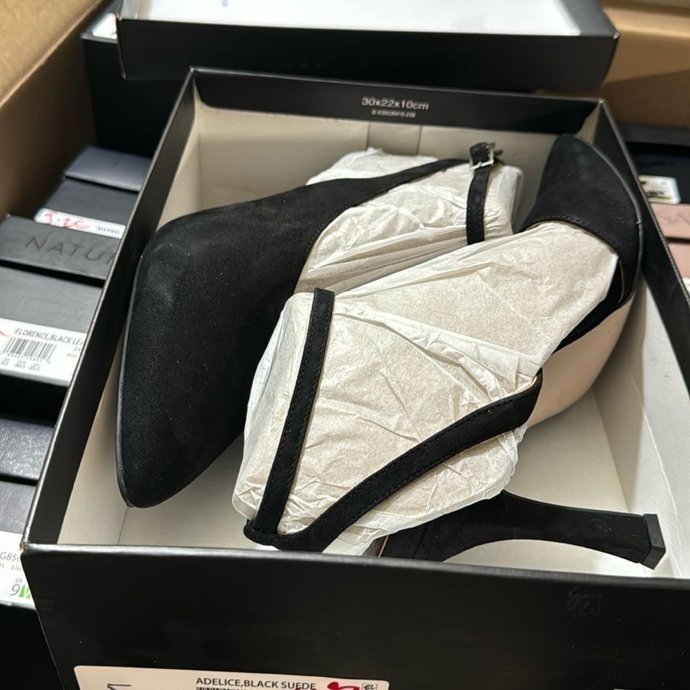27 EDIT NATURALIZER Adelice Half D'orsay Pump In Black Suede - Picture 2 of 8
